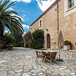 Guillo Villa *